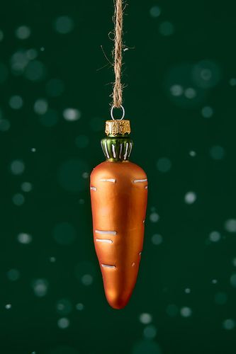 Boule de Noël en forme de carotte Légumes d'hiver en Orange chez - Anthropologie - Modalova