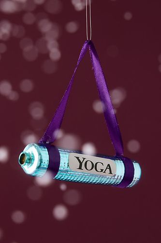 Boule décorative en forme de tapis de yoga en Blue chez - Anthropologie - Modalova