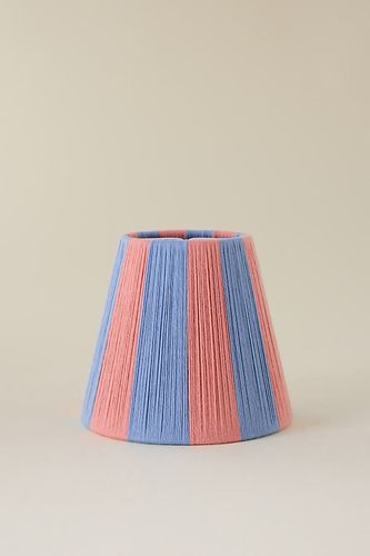 Abat-jour en coton tissé Tiny Empire en Blue chez Anthropologie - Loving String - Modalova
