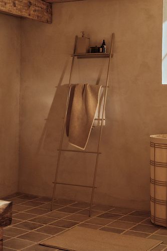 Échelle porte-serviettes Dora chez Anthropologie - Ferm Living - Modalova