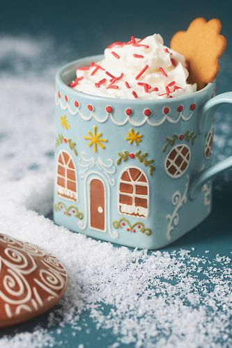 Tasse en grès Maison en pain d'épices en Mint chez - Anthropologie - Modalova
