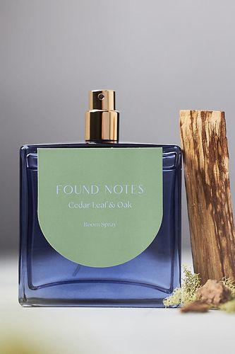 Spray d'ambiance Found Notes Woody Cedar Leaf & Oak par en - Found Notes by Anthropologie - Modalova