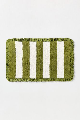 Tapis de bain à rayures et volants chez Anthropologie - Maeve - Modalova