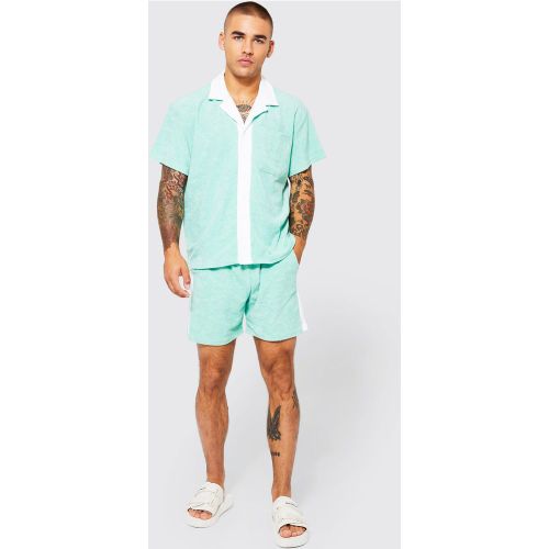 Ensemble en tissu éponge avec chemise et short - Boohooman - Modalova