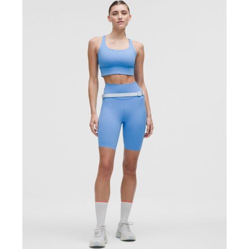 Courez sans distractions. Cette version à cinq poches de notre short Fast and Free comporte un entrejambe sans couture et une ceinture épurée pour - 156513889 - Modalova