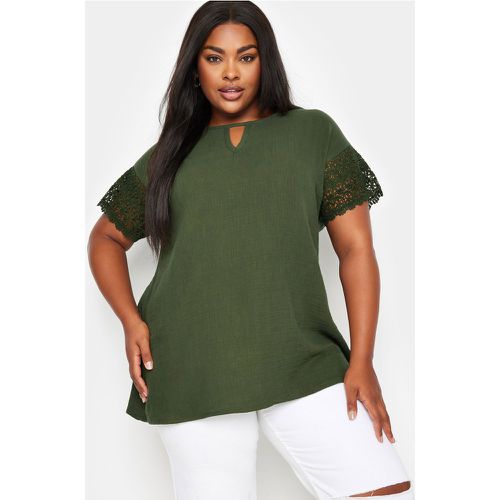 Curve Khaki Green Cheesecloth Crochet Top, Grande Taille & Courbes - Yours - Modalova