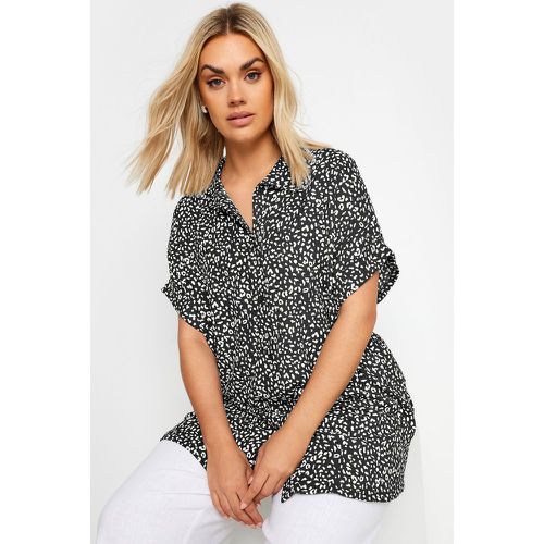 Curve Black Animal Print Button Front Shirt, Grande Taille & Courbes - Yours - Modalova