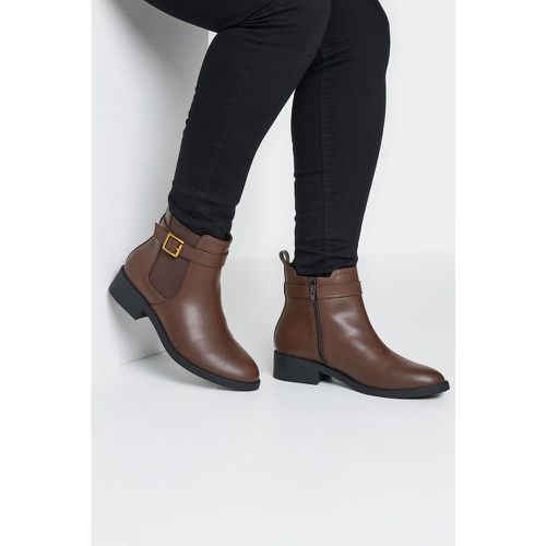 Brown Buckle Faux Leather Ankle Boots In Wide E Fit & Extra Wide eee Fit - Yours - Modalova