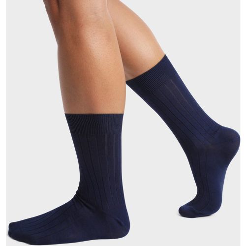 Mi-chaussette fil d'Ecosse bleu marine en coton - Dim Chaussant - Modalova