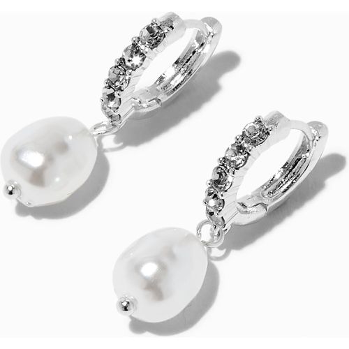 Boucles d’oreilles huggies perles d'imitation 10 mm couleur - Claire's - Modalova