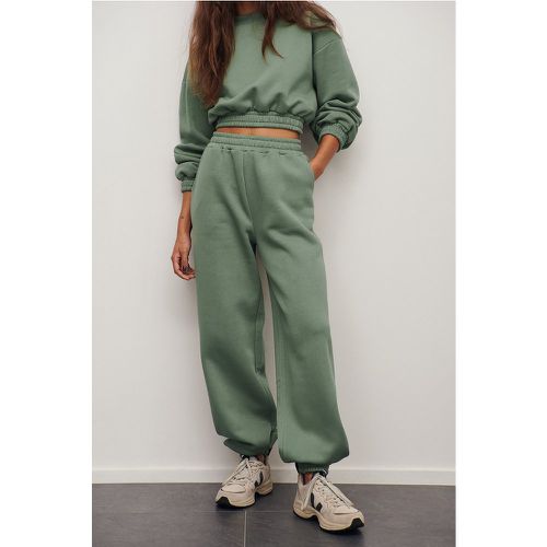 Pantalon de survêtement - Green - Chloé Monchamp x NA-KD - Modalova