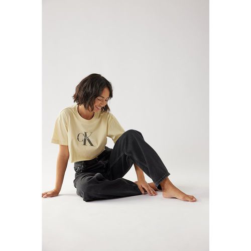 Biologique tee-shirt court à ourlet brut - Beige - Calvin Klein for NA-KD - Modalova