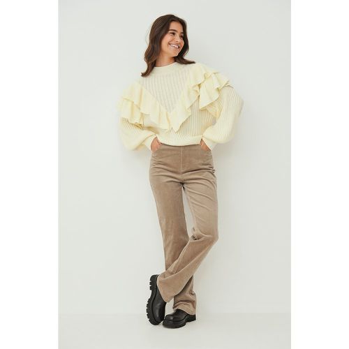 Pantalon bootcut en velours côtelé - Beige - Lisa-Marie Schiffner x NA-KD - Modalova
