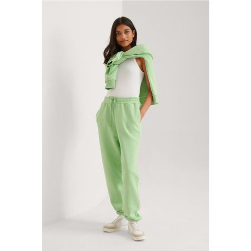 Pantalon de survêtement effilé - Green - NA-KD Basic - Modalova