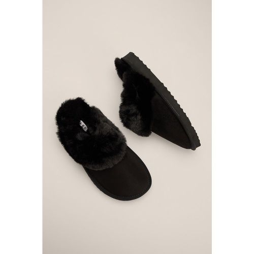Pantoufles en peluche douce - Black - NA-KD Shoes - Modalova