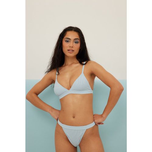 String élastique micro rayé - Blue - NA-KD Lingerie - Modalova