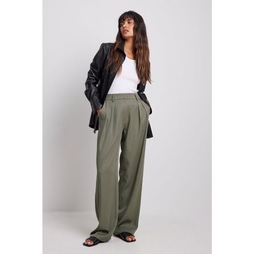 Pantalon de costume souple taille haute doux - Green - NA-KD Classic - Modalova
