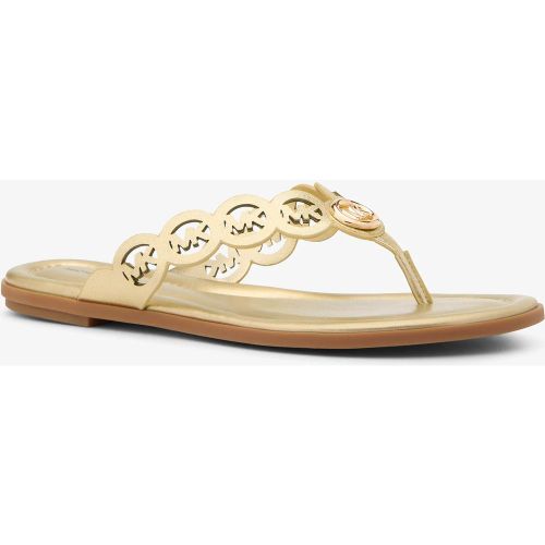 MK Sandale Janie en cuir métallisé à logo perforé - Michael Kors - MICHAEL Michael Kors - Modalova