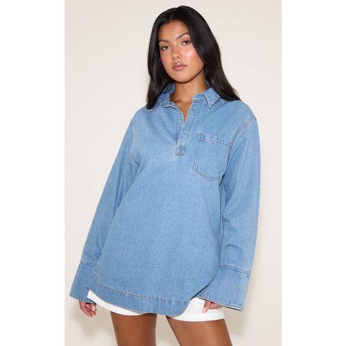 Chemise style rugby oversize en jean bleu moyen | Taille 38 - PrettyLittleThing - Modalova