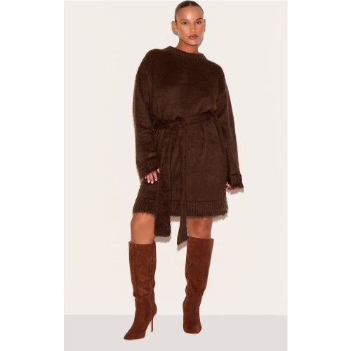 Plus Mini robe en maille tricot duveteuse à ceinture - PrettyLittleThing - Modalova