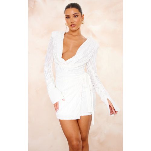 Robe moulante portefeuille blanche zébrée dévorée à col bénitier - PrettyLittleThing - Modalova