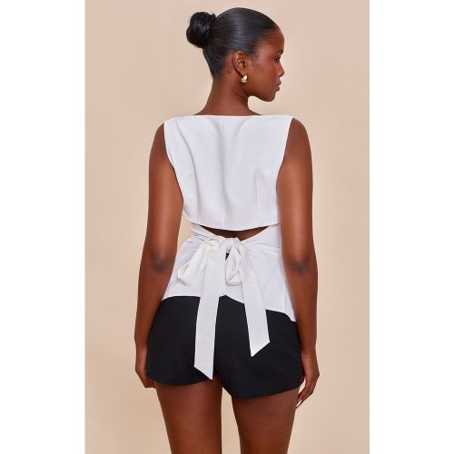 Top Structuré Tissé Lourd Détail Dos à Nouer | Taille 38 - PrettyLittleThing - Modalova