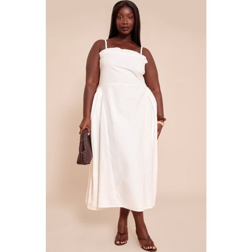 Plus Robe mi-longue texturée blanche à bretelles tressés et détails en V sur la taille | Taille 44 - PrettyLittleThing - Modalova