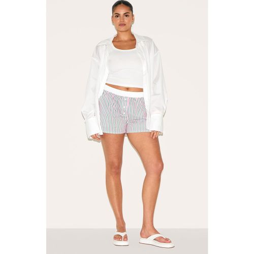 Plus Short en popeline de coton à fines rayures et bande contrastante sur la taille - PrettyLittleThing - Modalova