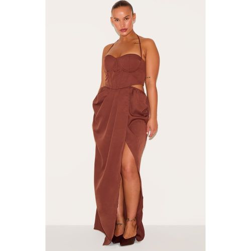Plus Robe longue froncée deluxe à détail corset - PrettyLittleThing - Modalova