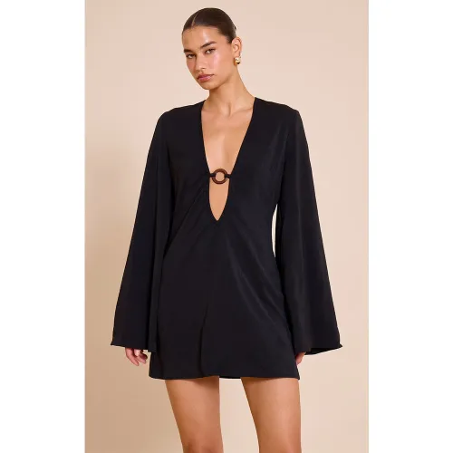 Mini robe trapèze fluide tissée à décolleté et anneau - PrettyLittleThing - Modalova