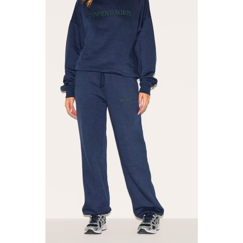 Jogging large brodé "Copenhagen" à ourlets ressérrés - PrettyLittleThing - Modalova