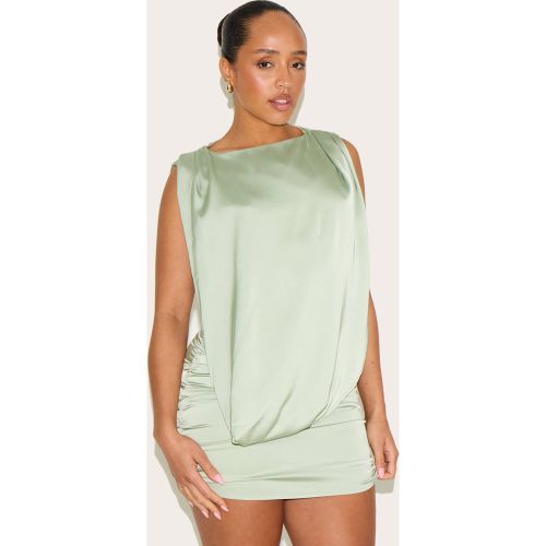 Shape Mini robe satinée stretch froncée à col bateau et détail drapé devant - PrettyLittleThing - Modalova