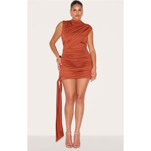 Plus Robe très moulante froncée à détail drapé - PrettyLittleThing - Modalova