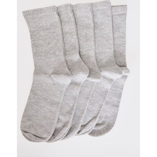 Lot de 5 paires de chaussettes de sport basiques - PrettyLittleThing - Modalova