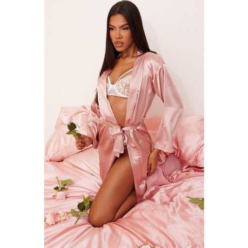 Robe de chambre satinée rose pâle - PrettyLittleThing - Modalova