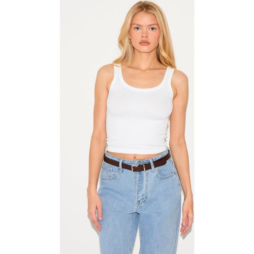 Débardeur côtelé à détail contours et col rond | Taille Large - PrettyLittleThing - Modalova