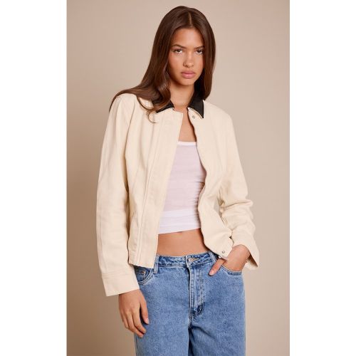 Veste cintrée en jean écru à col contrastant | Taille 38 - PrettyLittleThing - Modalova