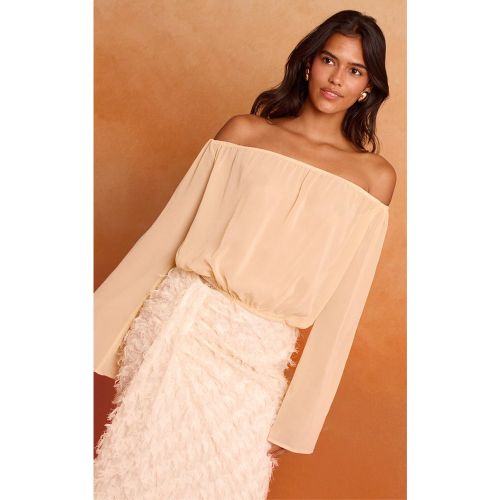 Blouse en mousseline de soie froncée à col bardot - PrettyLittleThing - Modalova