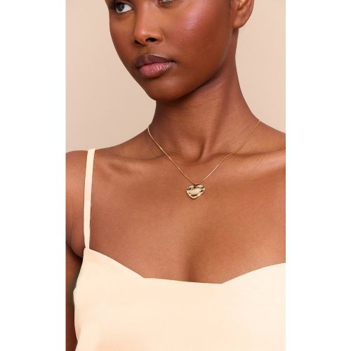 Collier plaqué or à pendentif coeur texturé - PrettyLittleThing - Modalova