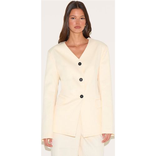 Blazer de tailleur ajusté deluxe sans revers à boutons - PrettyLittleThing - Modalova