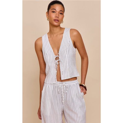 Top noué devant à fines rayures - PrettyLittleThing - Modalova