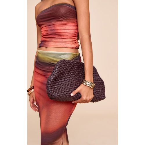 Pochette à main oversize tissée deluxe - PrettyLittleThing - Modalova