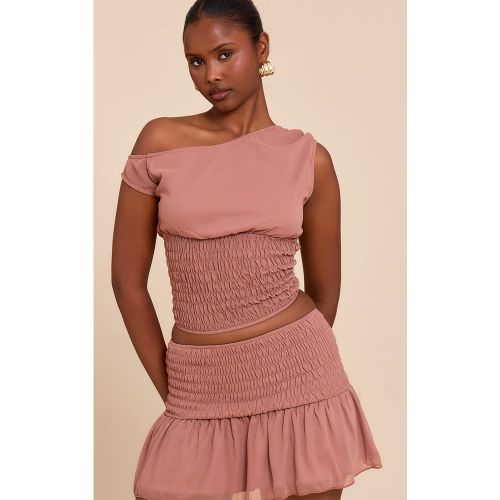 Crop top froncé à épaule dénudée - PrettyLittleThing - Modalova
