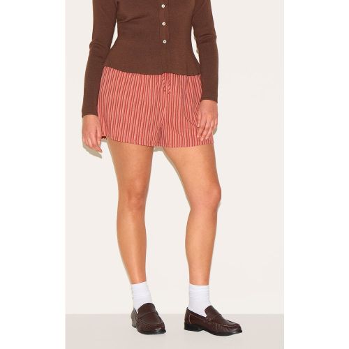 Plus Short fluide à fines rayures - PrettyLittleThing - Modalova
