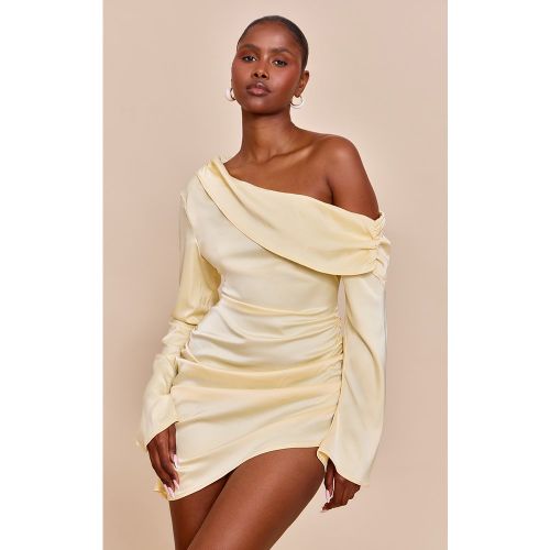 Robe moulante satinée drapée à épaule unique - PrettyLittleThing - Modalova