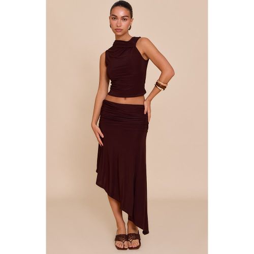 Jupe mi-longue asymétrique moulante doublée froncée - PrettyLittleThing - Modalova