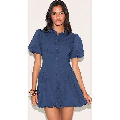 Robe droite à boutons et taille cintrée - PrettyLittleThing - Modalova