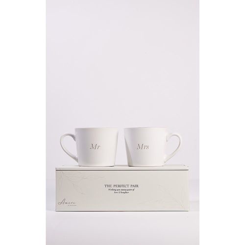 Amore Lot de 2 mugs blancs Mr & Mrs - PrettyLittleThing - Modalova
