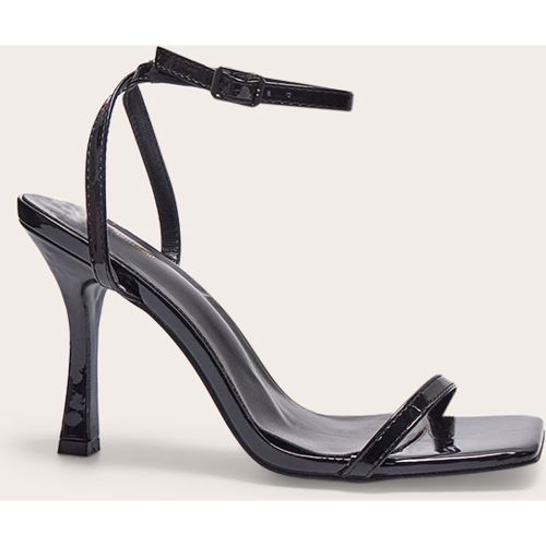 Sandales talon moyen en PU à bout carré et brides fines | Taille 37 - PrettyLittleThing - Modalova