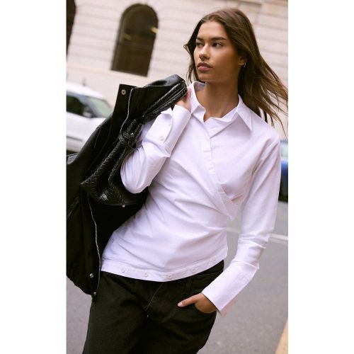 Chemise cache-coeur blanche froncée à manches longues | Taille 38 - PrettyLittleThing - Modalova